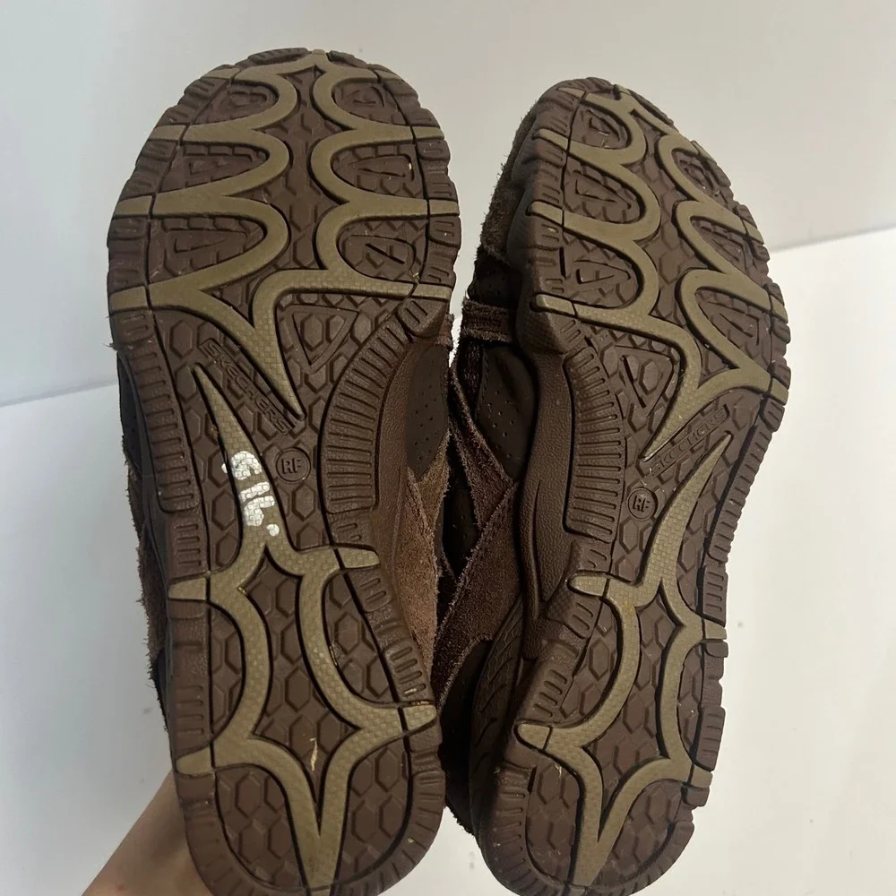 Skechers 48960 Bungee Lace Sneakers Brown Women Sz 7 Suede Slip On Walking Shoe